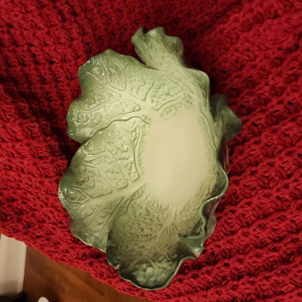 Paris Royal Cabbage serving bowl